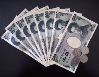 家賃はもちろん、食費、光熱費、交際費、通信費など